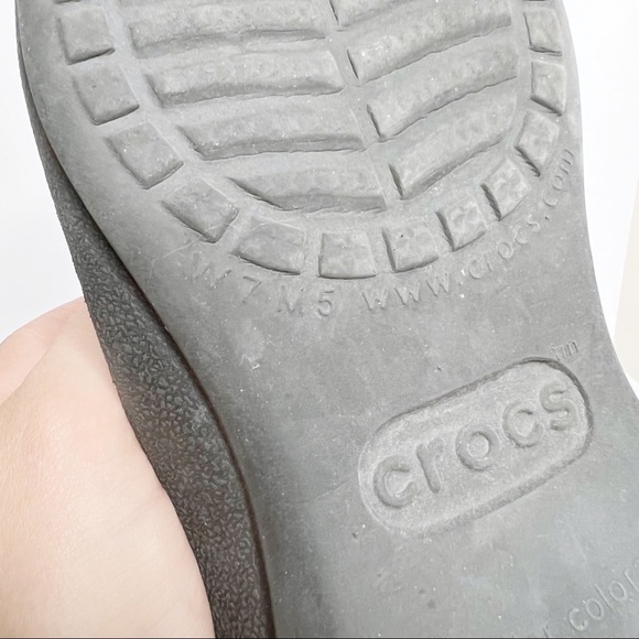 Crocs Black Rubber Thong Slide On Sandals Size 7 Women’s - Picture 5 of 5